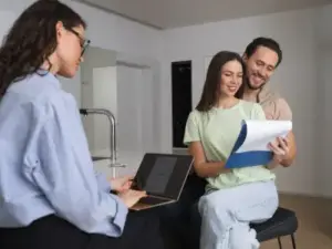 Cliente pagando tasación