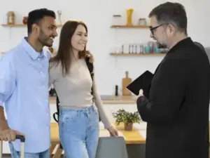 Perito tasador visita vivienda